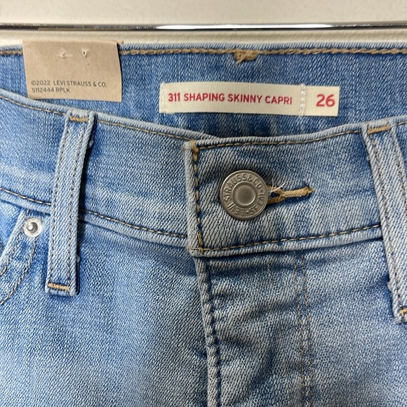 LEVI’S 311 SHAPING SKINNY CAPRI Jeans - Picture 5 of 9